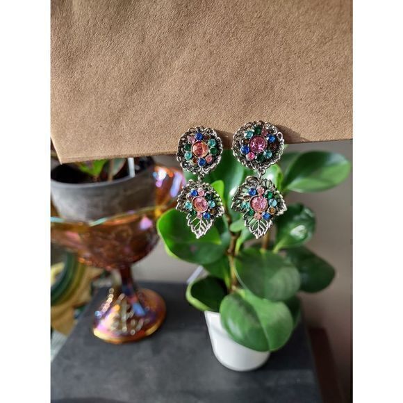 Pastel Rhinestone Dangling Leaf Clip On Earrings Silver Unmarked - Picture 2 of 11